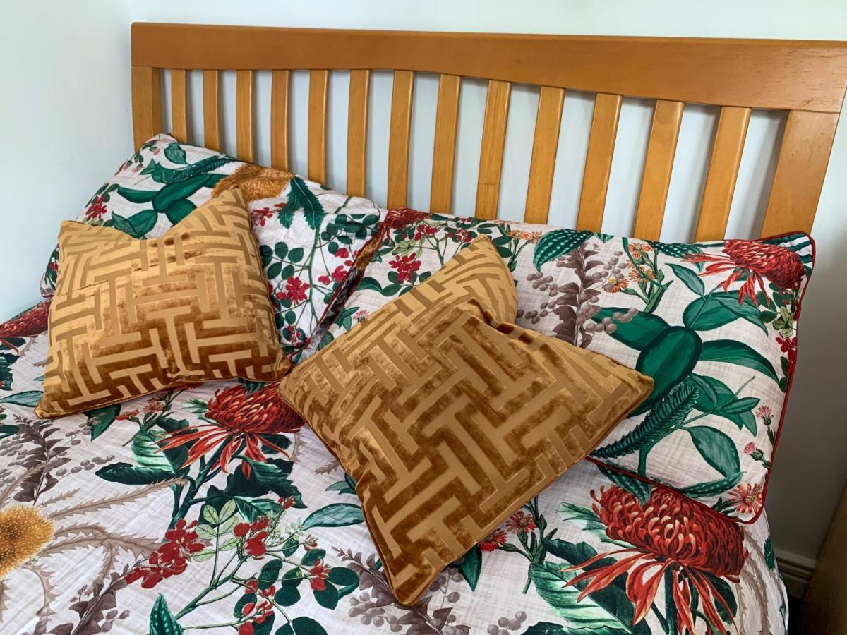 Room In Stratford With Private Bathroom And Parking London Kültér fotó